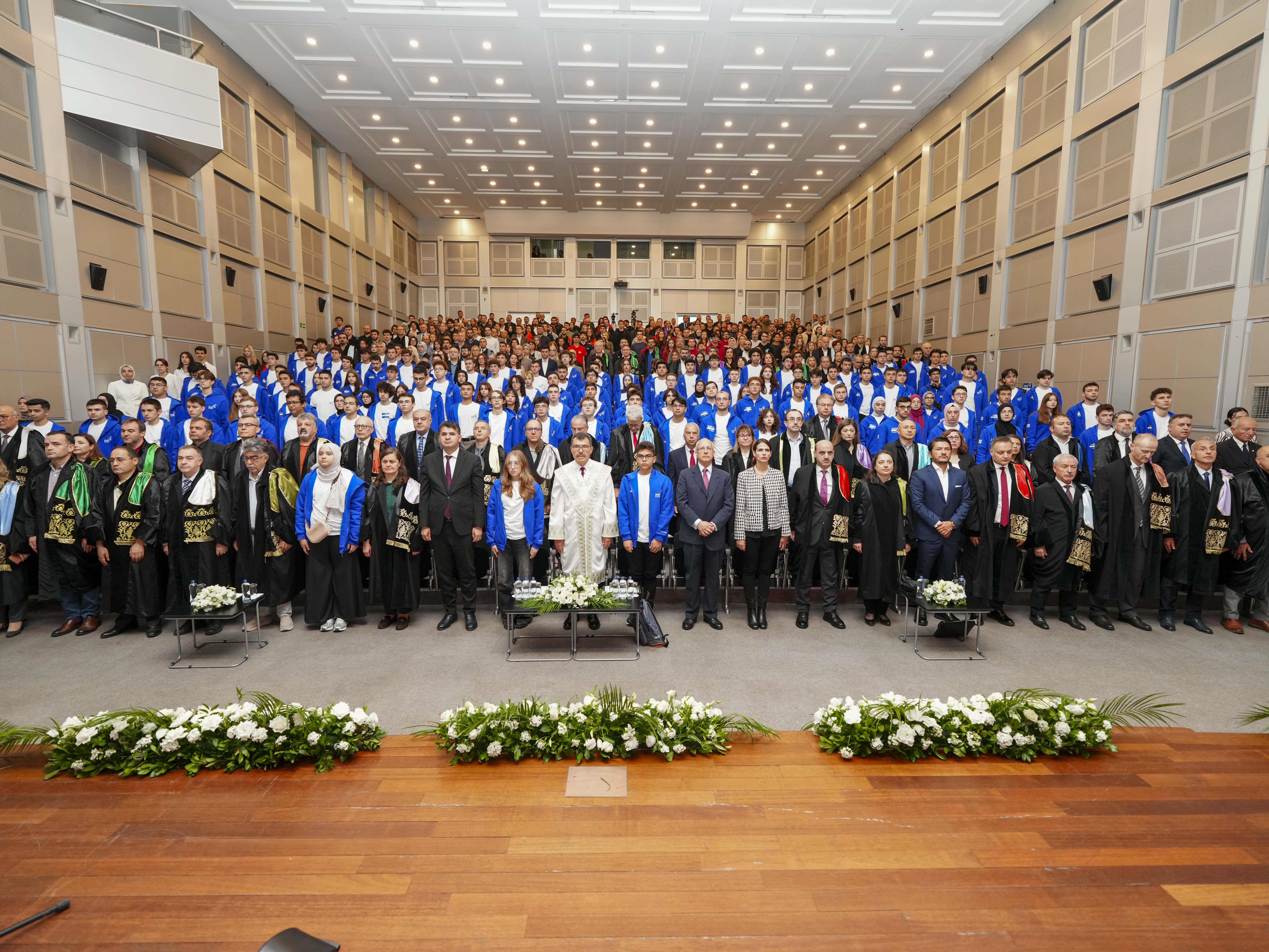 acilis-25-26-saygi-durusu