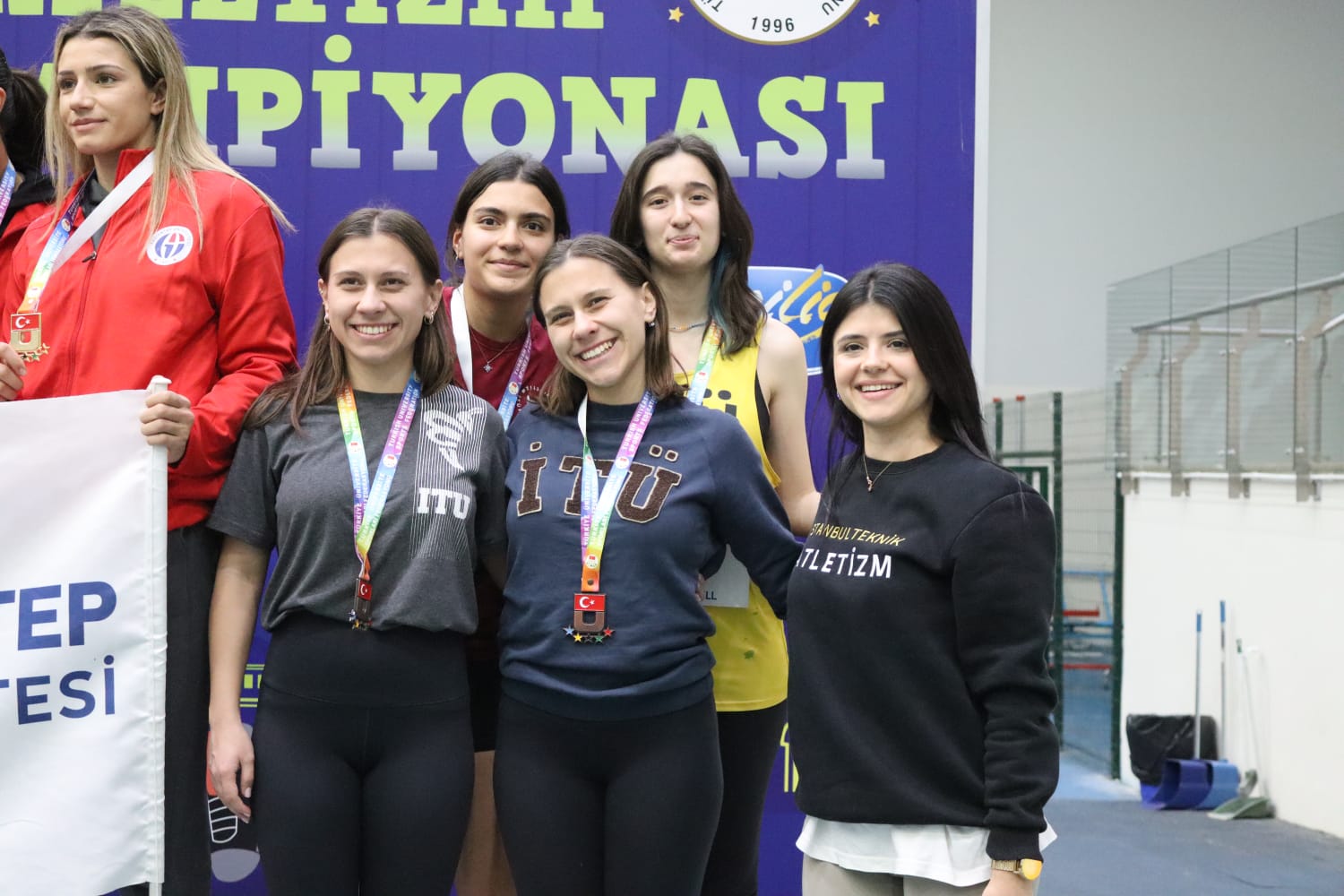 tusf-bursa-I-kadinlar-4x200-II